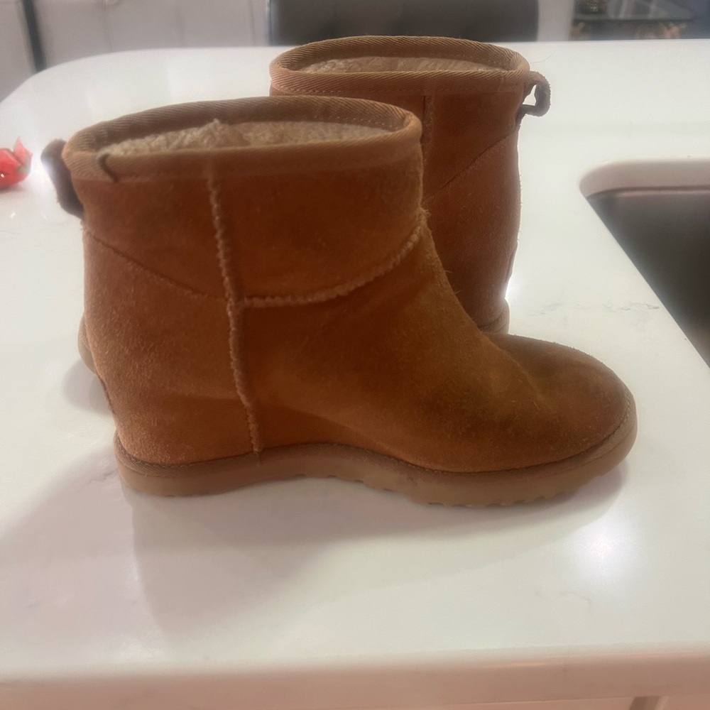 •ugg classic femme mini boot hidden wedge tan size